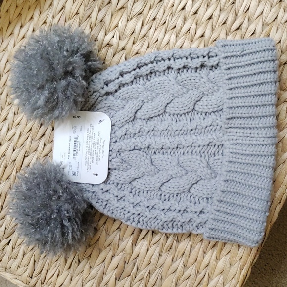 🤗 Kids Double Pom Beanie - Picture 2 of 6